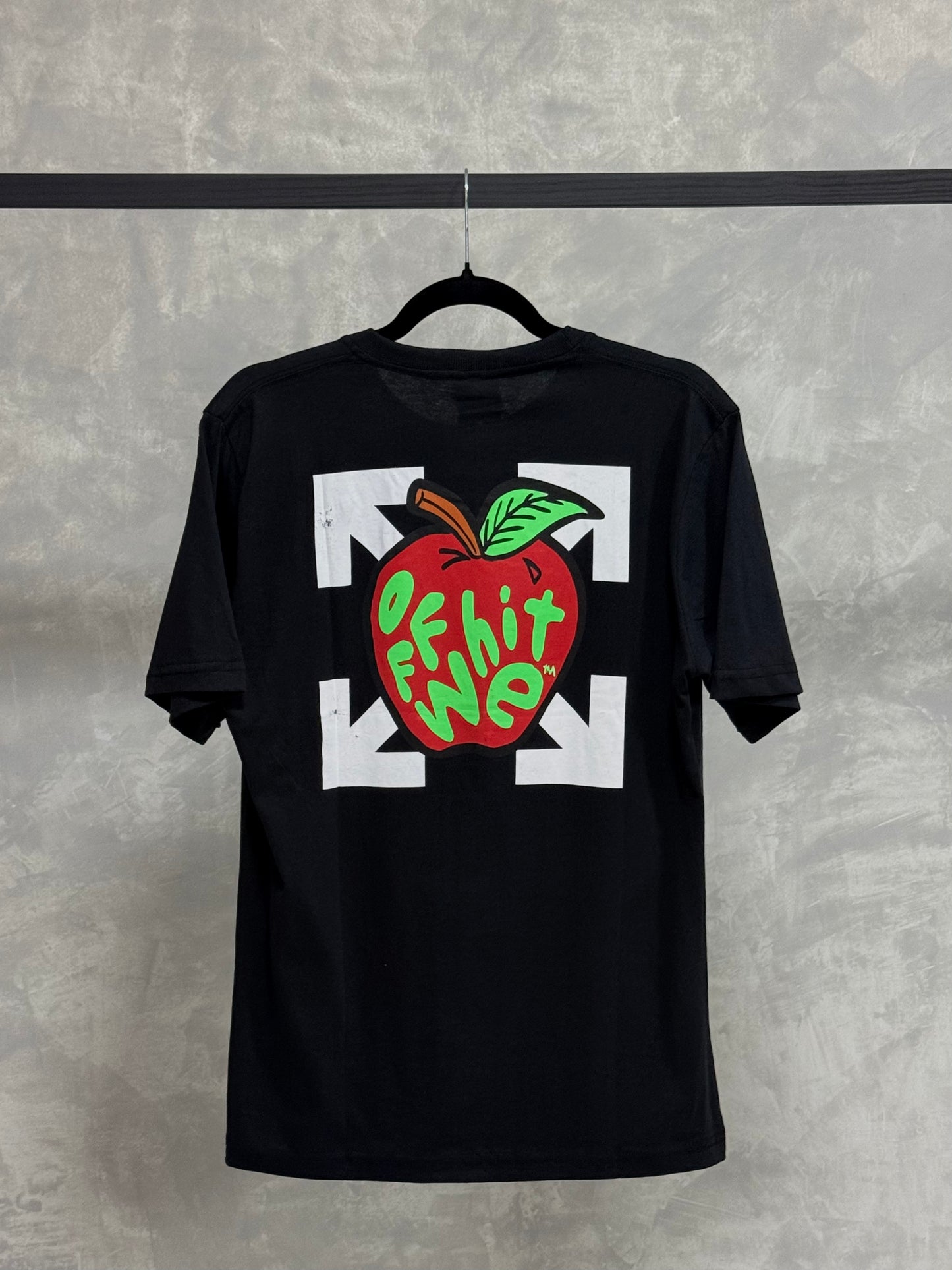 Camiseta Off Withe Apple