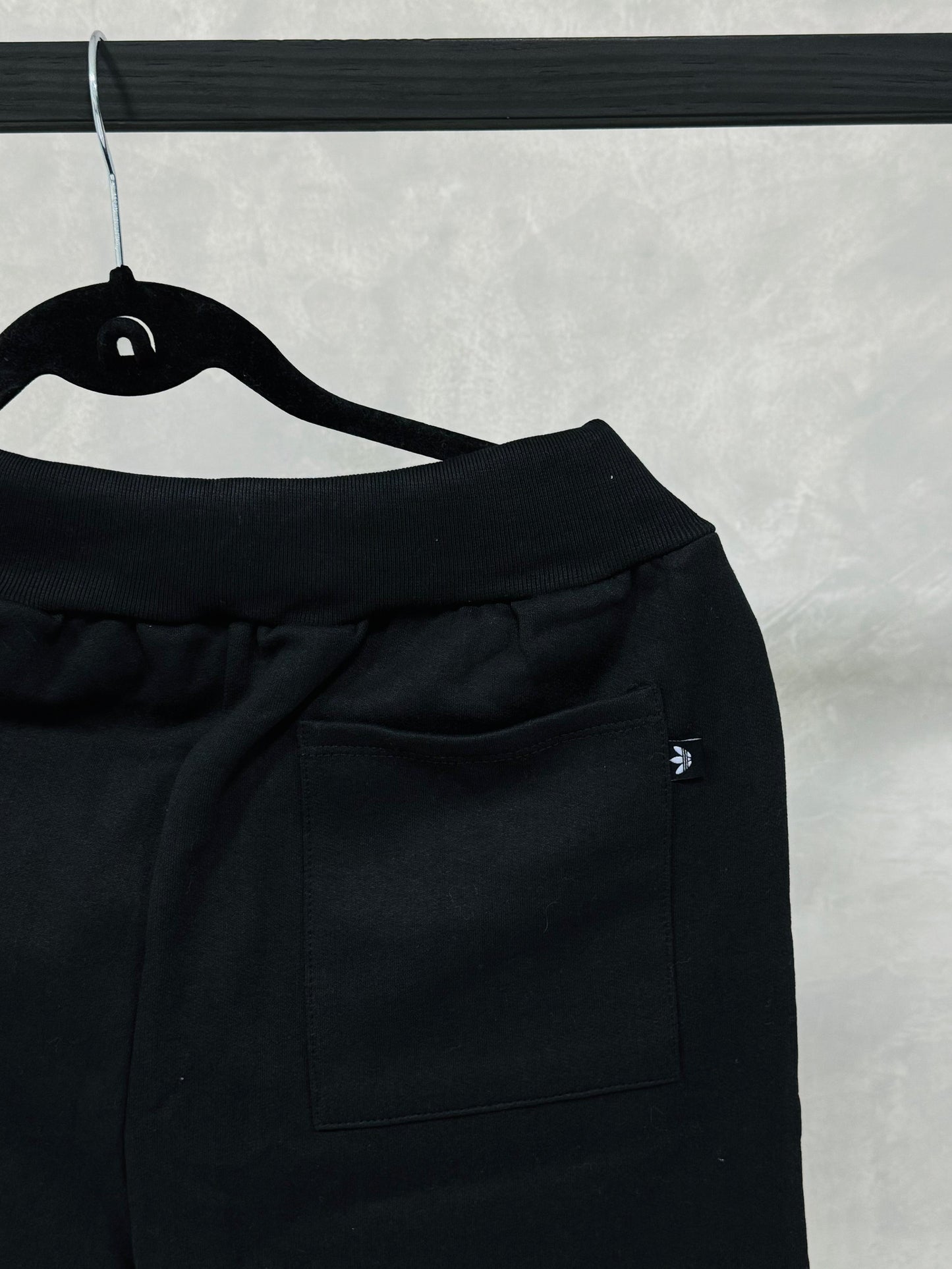 Calça Adidas Basic