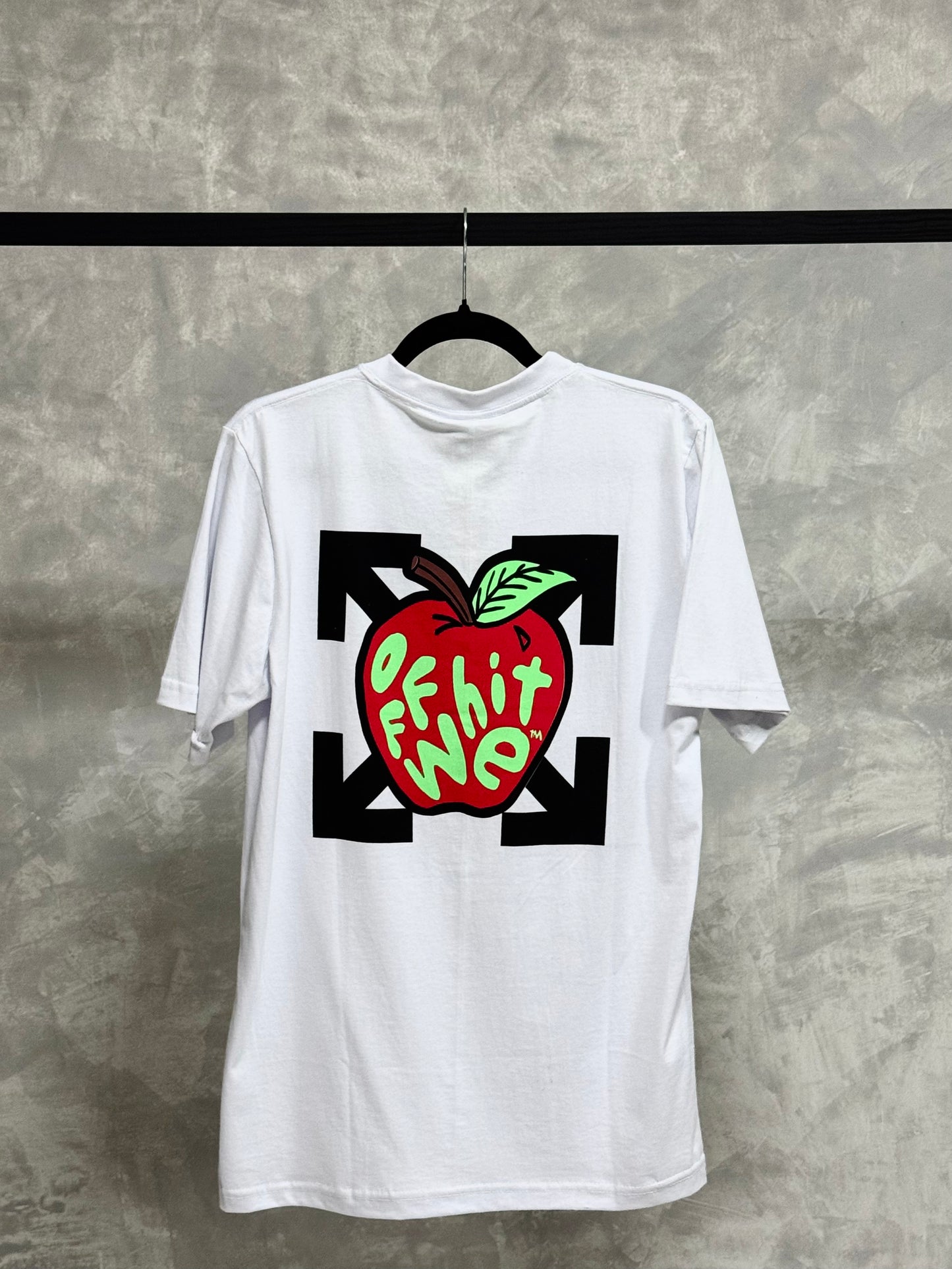 Camiseta Off Withe Apple