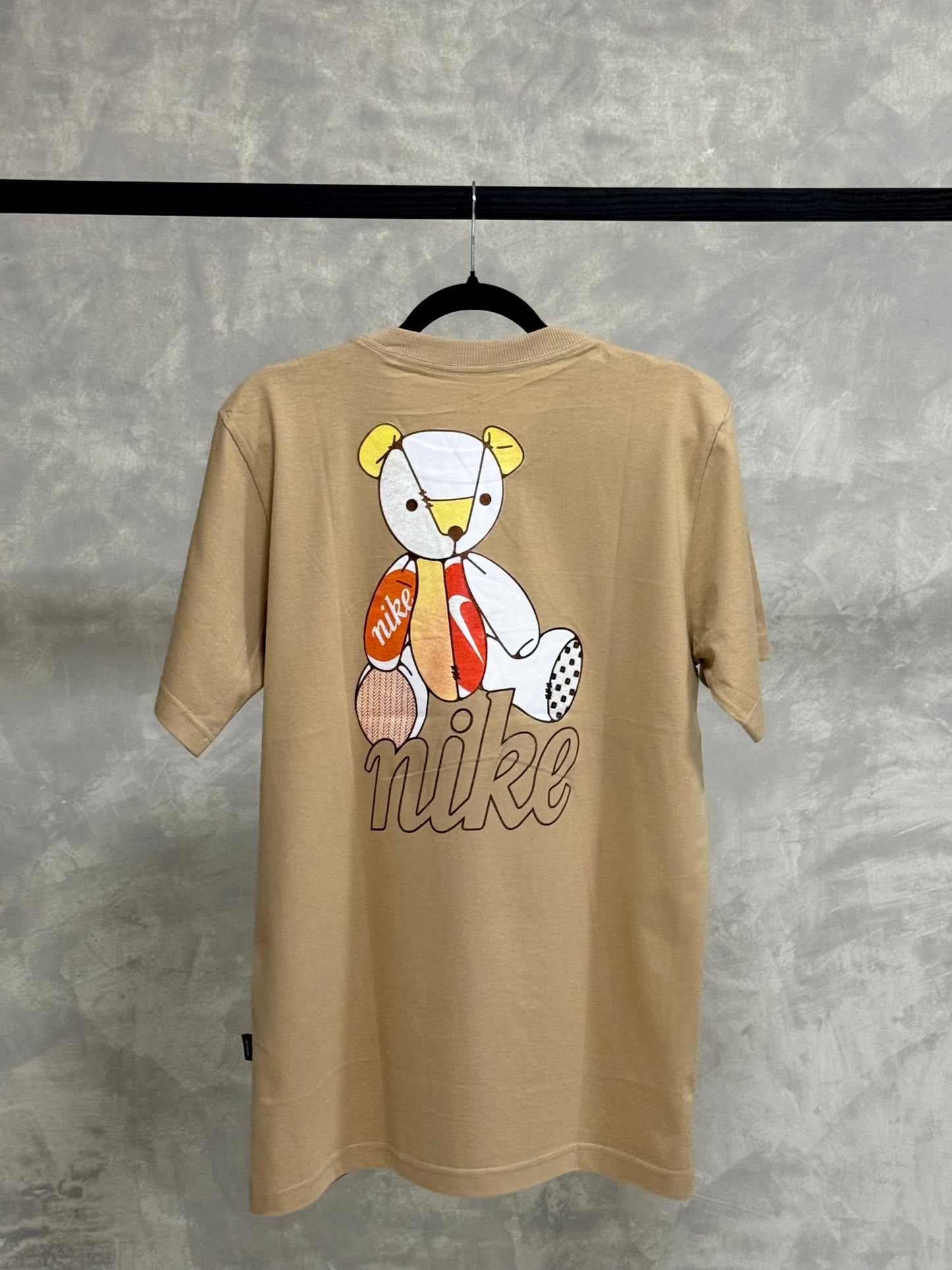 Camiseta Nike Bear