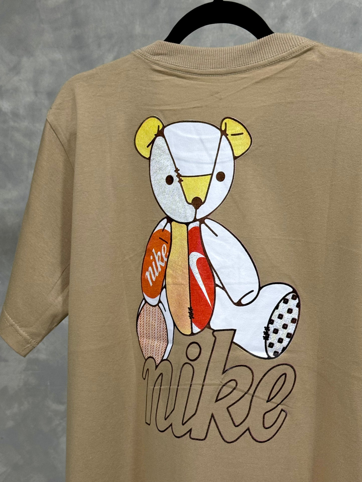 Camiseta Nike Bear