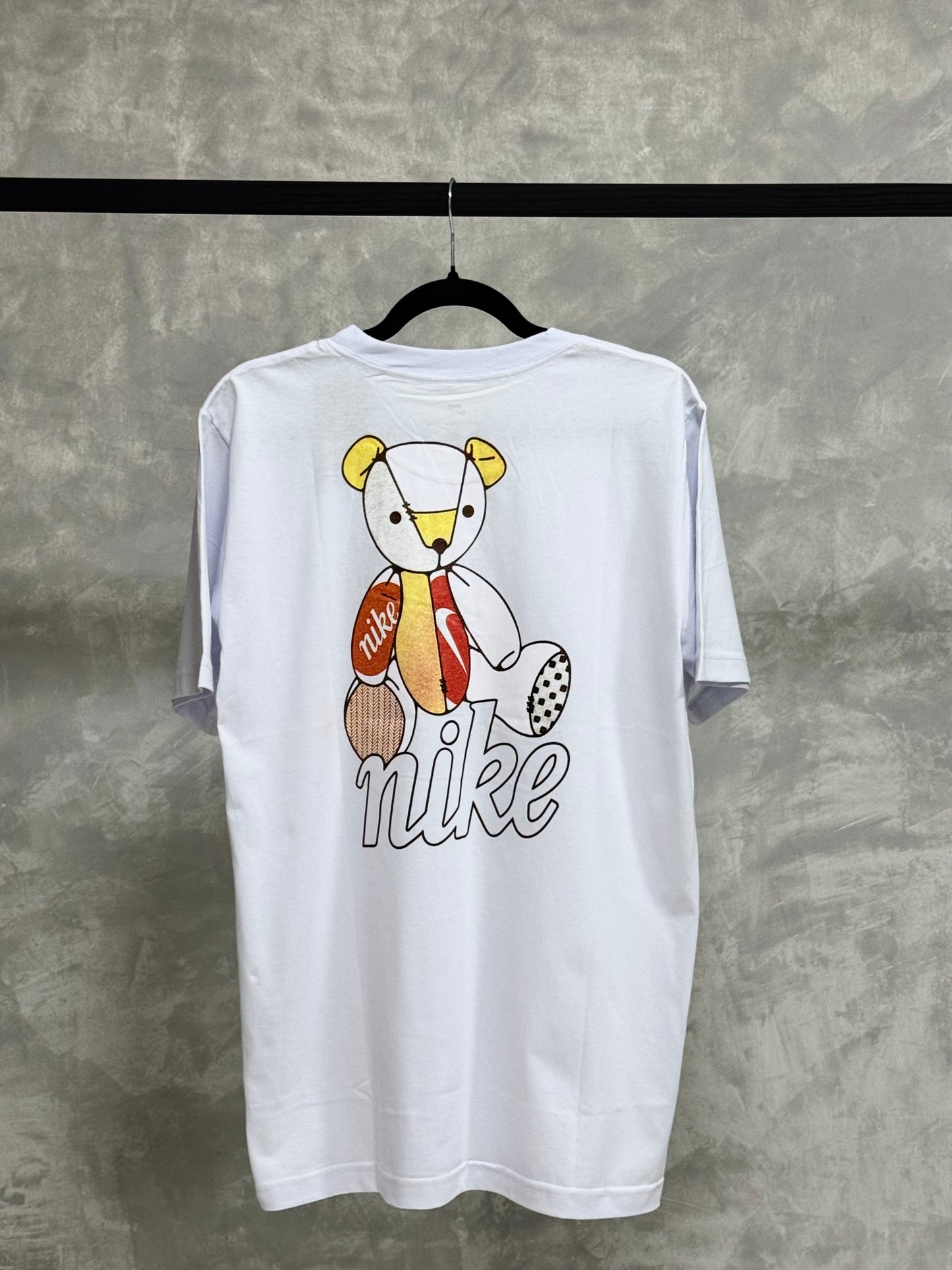 Camiseta Nike Bear
