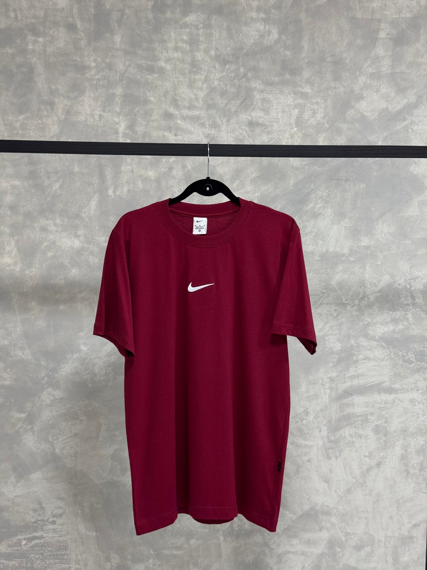 Camiseta Nike Classic Logo Bordado
