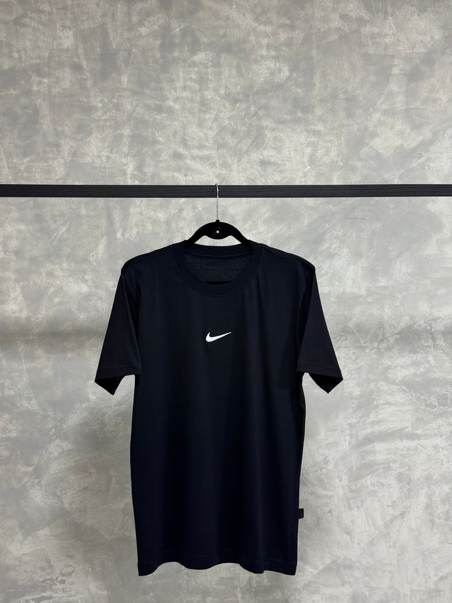 Camiseta Nike Classic Logo Bordado