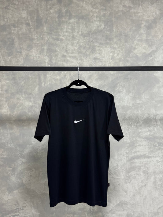 Camiseta Nike Classic Logo Bordado