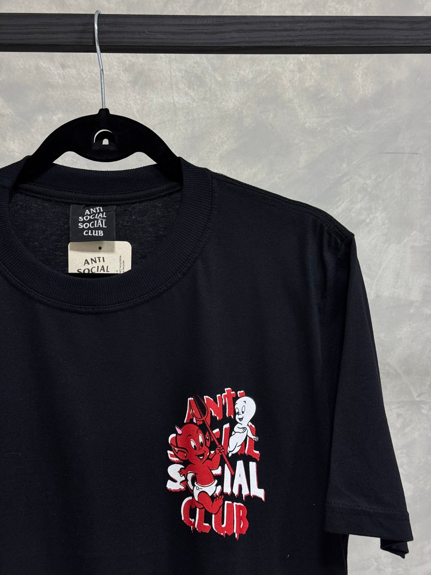 Camiseta Anti Social Devil