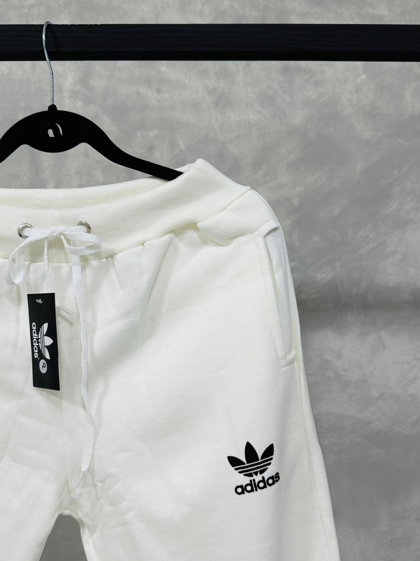 Calça Adidas Basic
