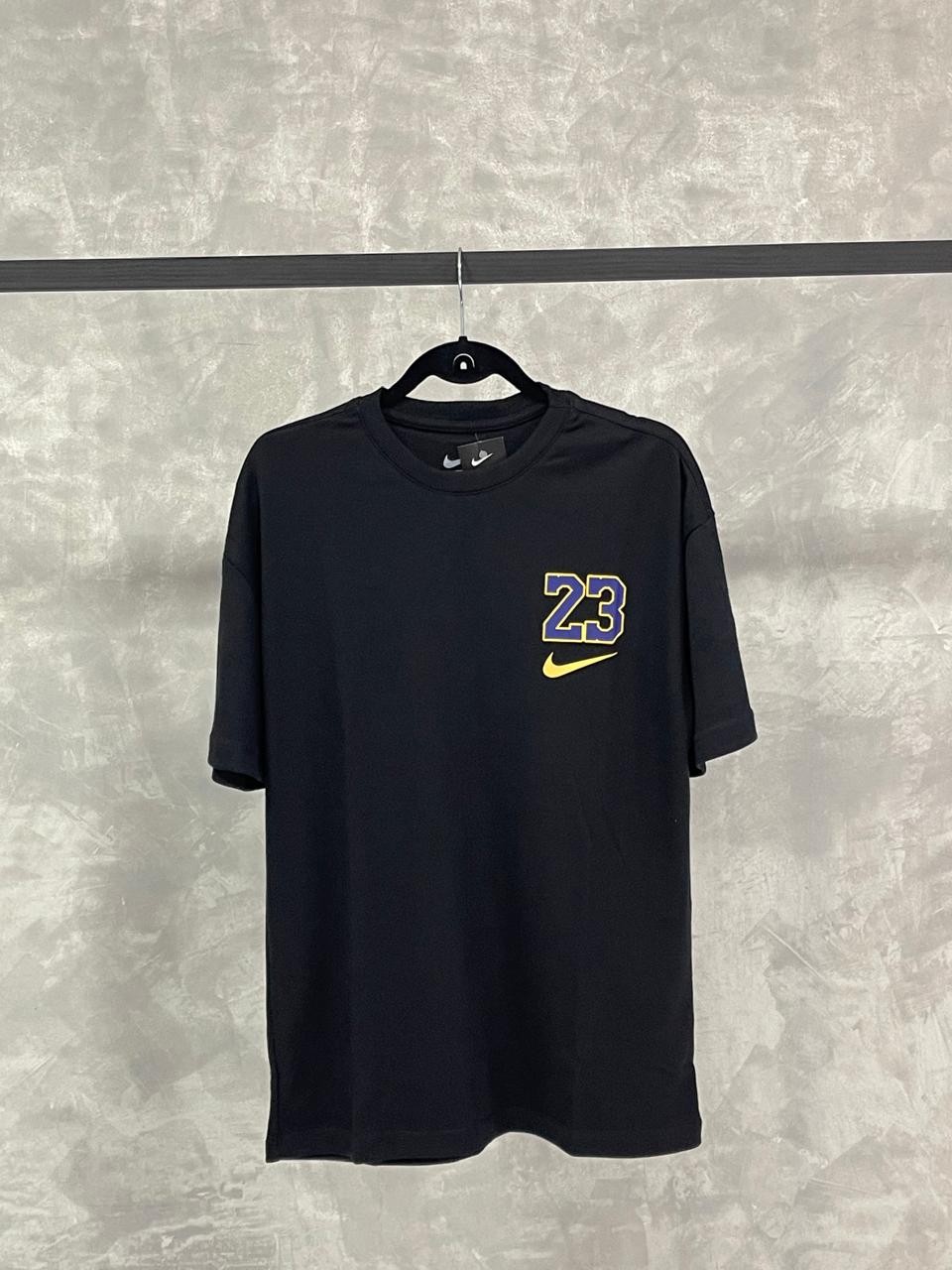 Camiseta Oversized Lakers 23